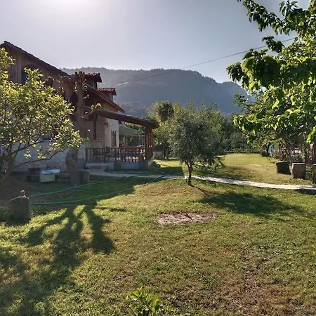 Feriehus Freihstendes Steinhaus Auf Einen Grossen Garten *